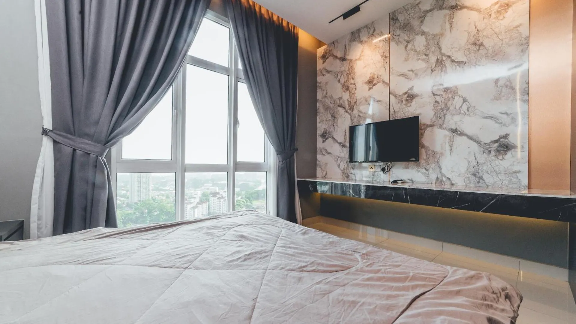 Twin Galaxy Jet Black 3Br6Pax Balcony Nr Ksl By Ourstay Johor Bahru 0*,