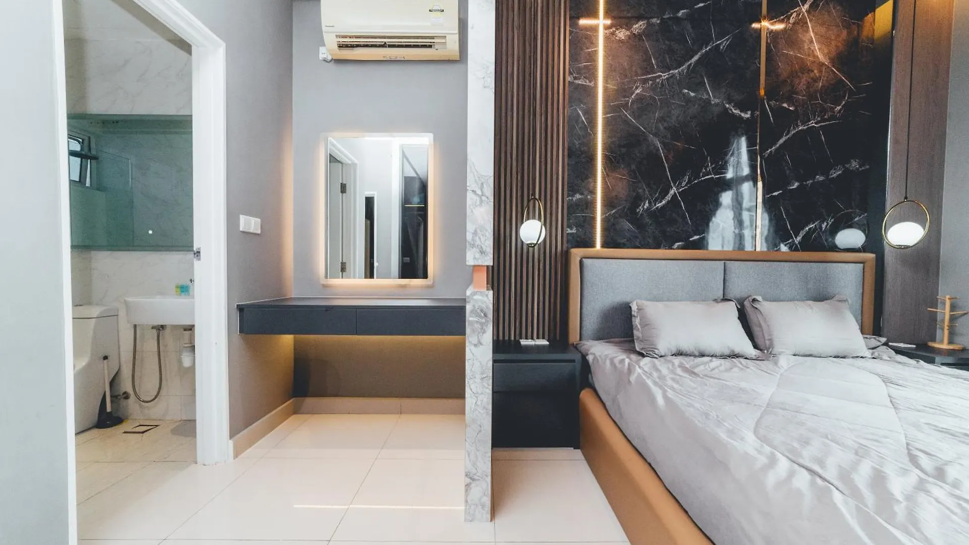 Twin Galaxy Jet Black 3Br6Pax Balcony Nr Ksl By Ourstay Johor Bahru 0*,