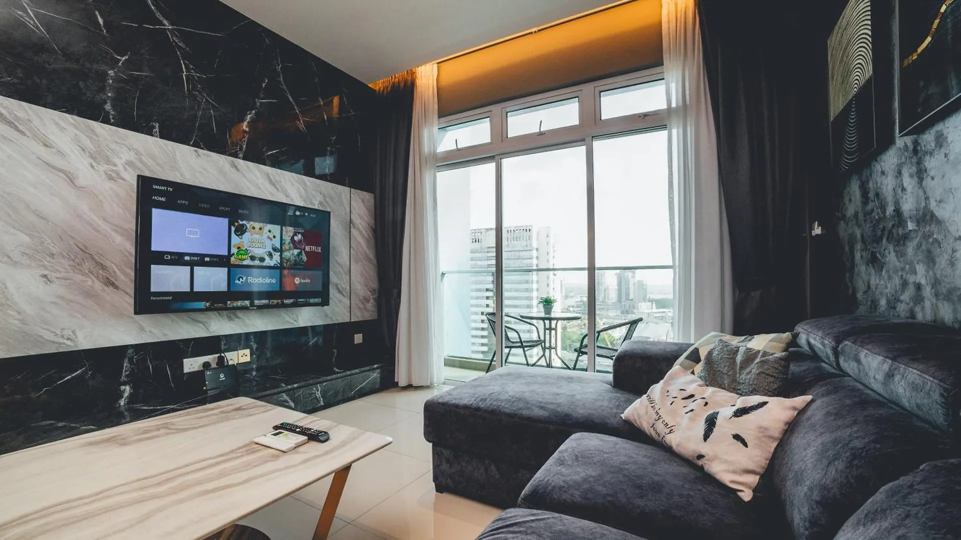 Twin Galaxy Jet Black 3Br6Pax Balcony Nr Ksl By Ourstay Johor Bahru