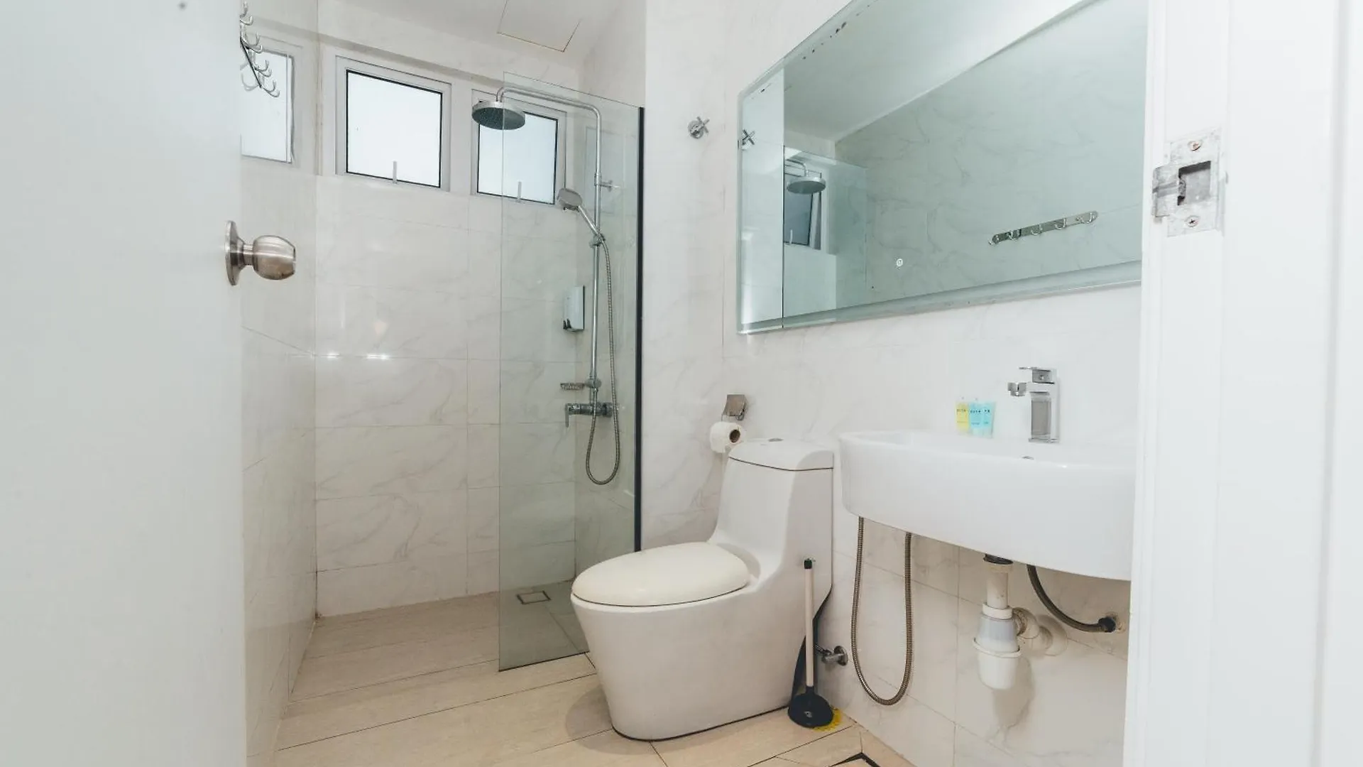 Twin Galaxy Jet Black 3Br6Pax Balcony Nr Ksl By Ourstay Johor Bahru Malaysia