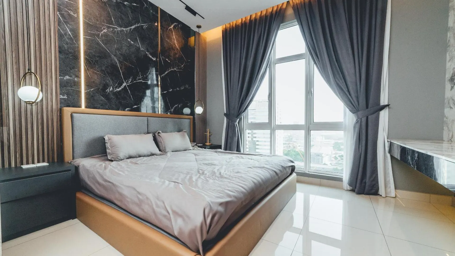Twin Galaxy Jet Black 3Br6Pax Balcony Nr Ksl By Ourstay Johor Bahru Malaysia